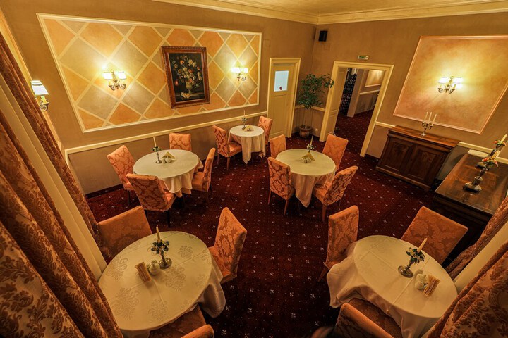 Dining Photos