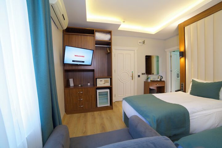 Room 13 of 70