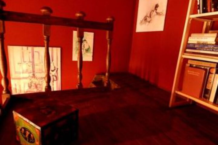 Room 17 of 39