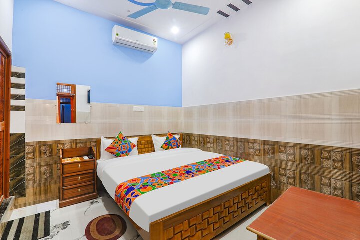 Room 15 of 25
