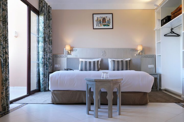 Room 2 of 45