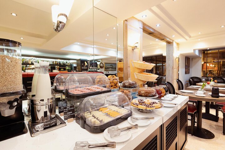 Breakfast/Coffee Service 128 of 139