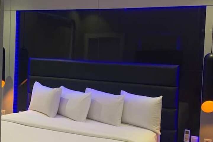 Room 14 of 17