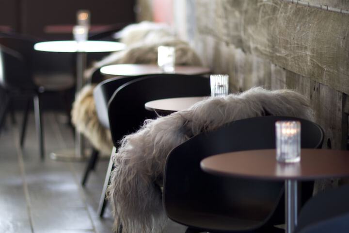 Lounge 48 of 62
