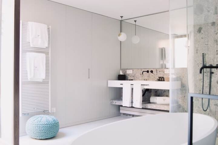 Room 40 of 64