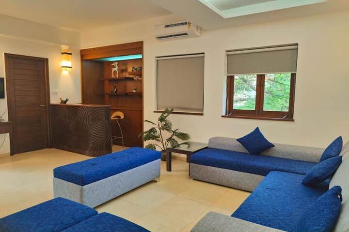 Room 15 of 34