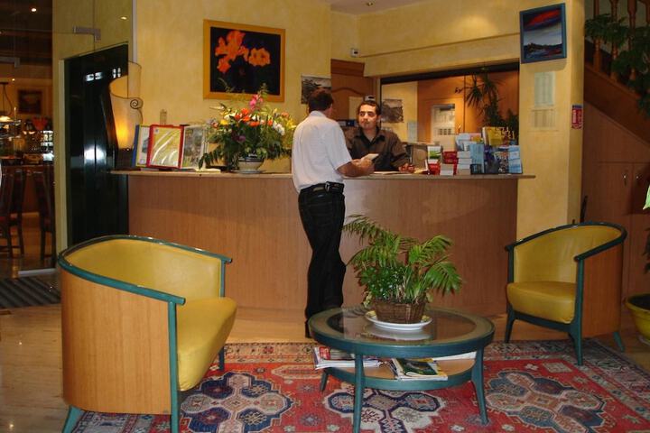 Guest Lobby