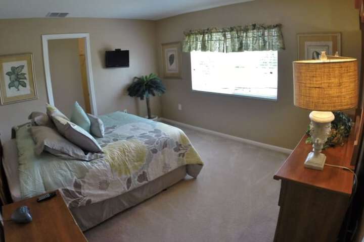 Room 5 of 68