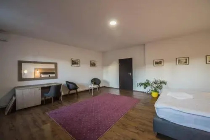 Room 12 of 14