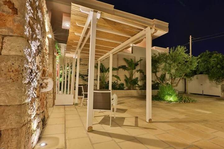 Hotel Exterior 33 of 49