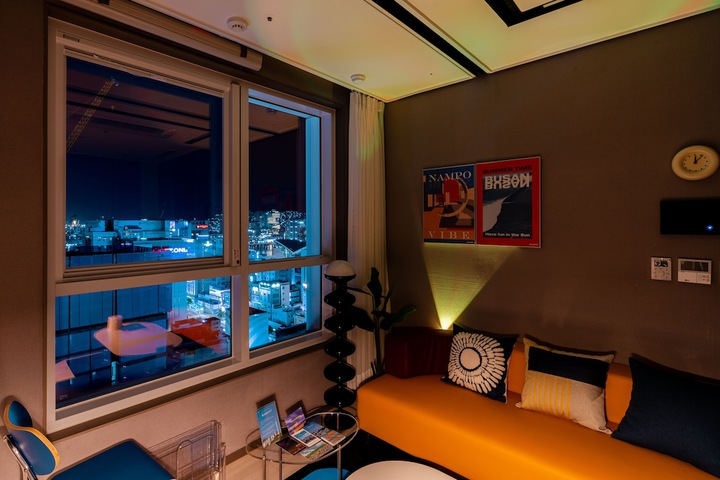 Room 17 of 45