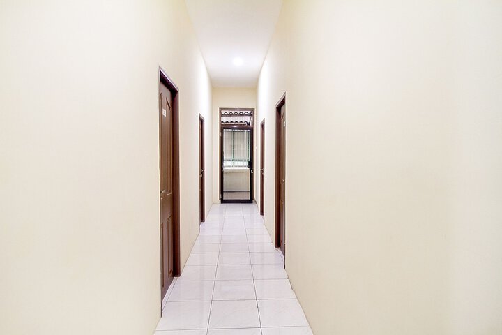 Ballroom/Hall 22 of 28