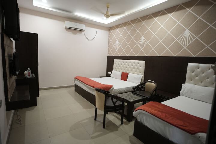 Room 5 of 24