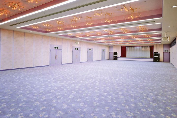 Ballroom/Hall 116 of 131