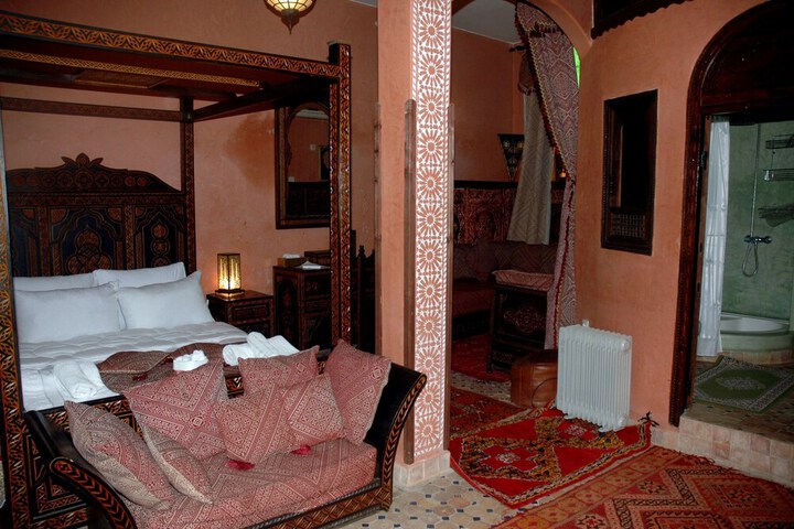 Room 8 of 32
