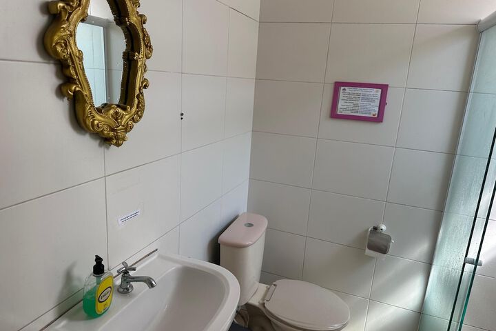 Room 56 of 77