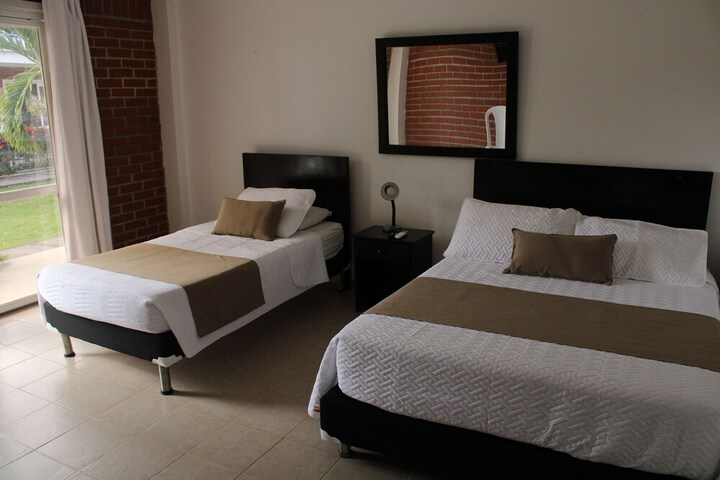 Room 42 of 160