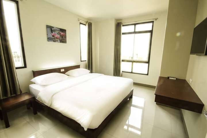 Room 8 of 27