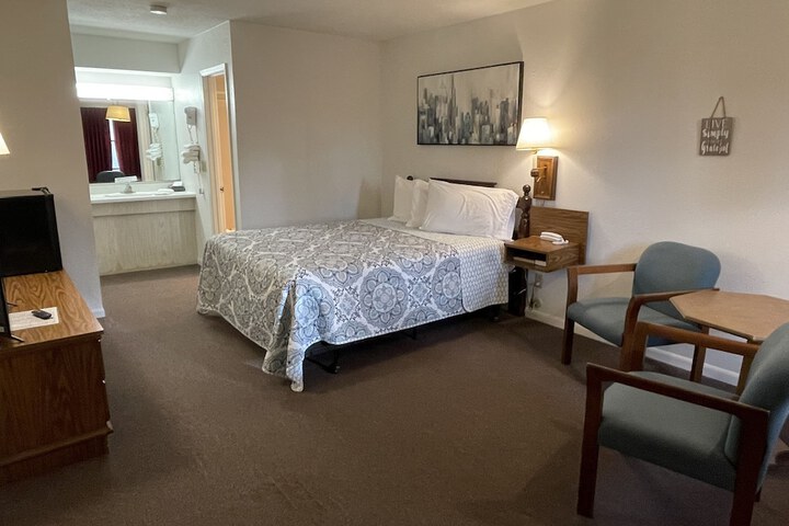 Room 27 of 69