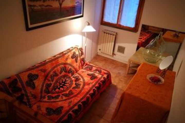 Room 90 of 98