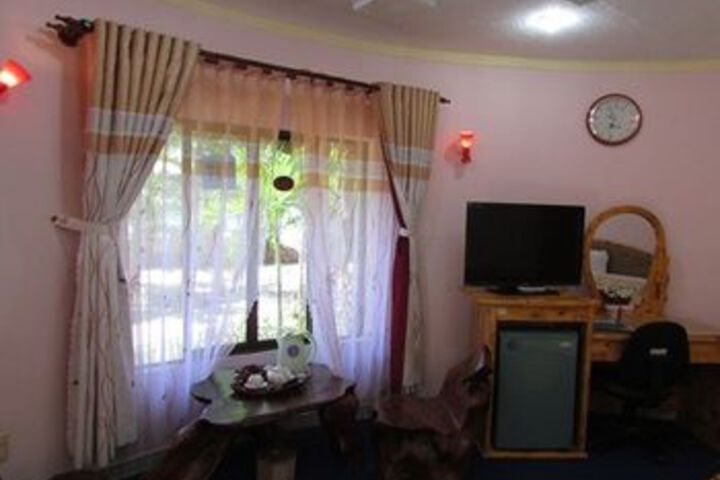 Room 11 of 25