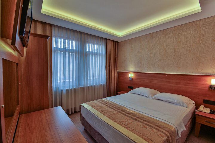 Room 13 of 43
