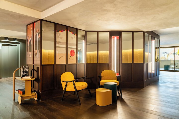 Hotel Interior 11 of 265