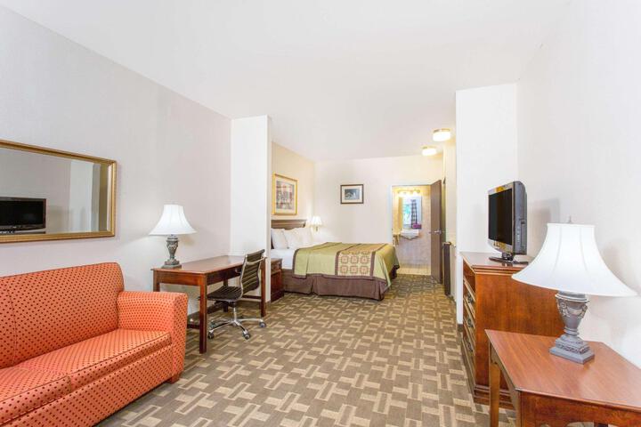 1 King Bed (1 of 9)