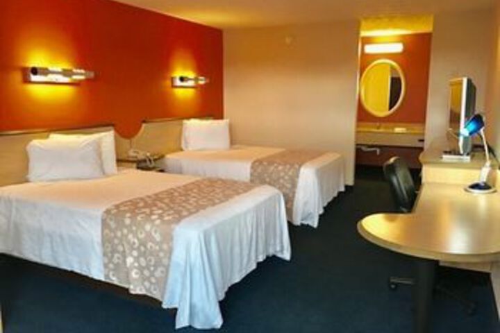 Room 10 of 16