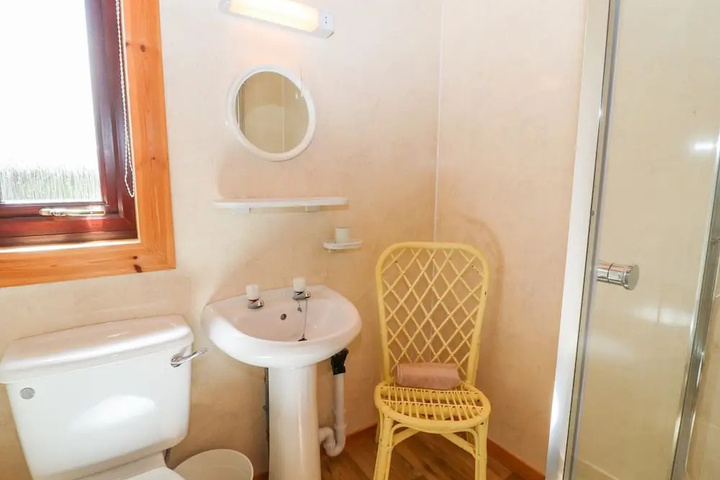 Room 8 of 14