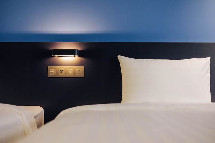 Room 4 of 24