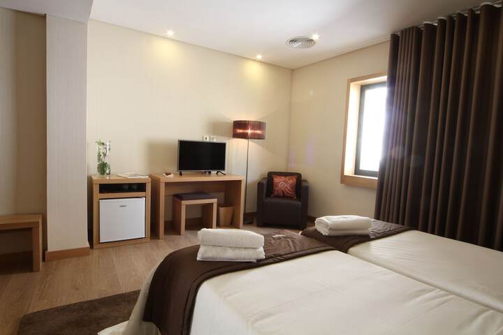Room 8 of 32