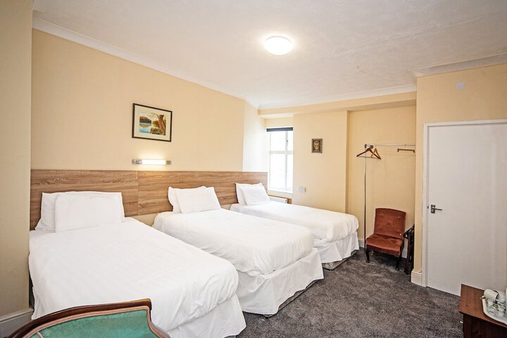 Room 9 of 31