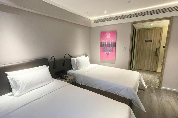 Room 41 of 53