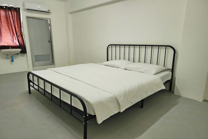 Room 7 of 35