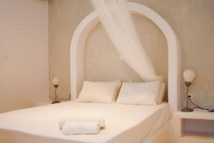 Room 5 of 15