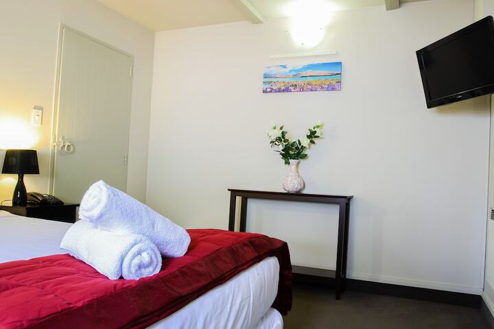 Room 8 of 40