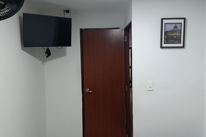 Room 18 of 25