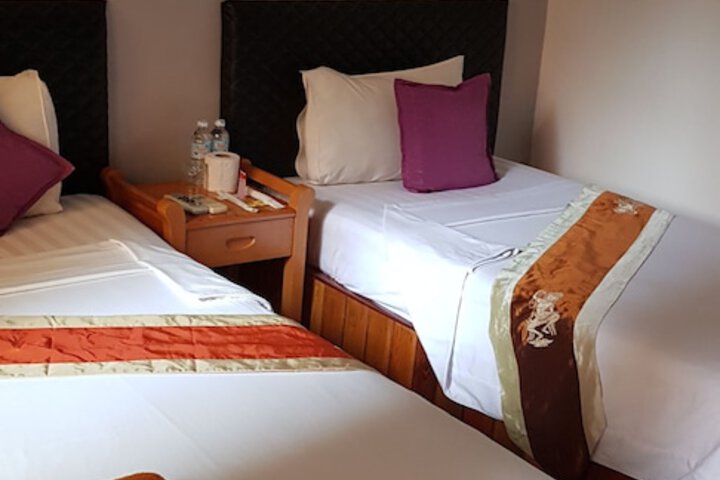 Room 10 of 36