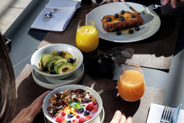 Breakfast/Coffee Service 28 of 38