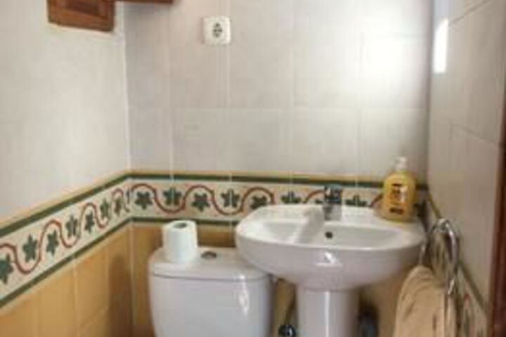 Room 4 of 20