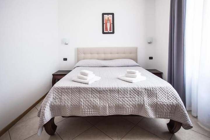Room 7 of 25