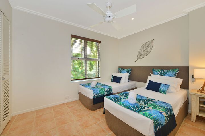 Room 4 of 30