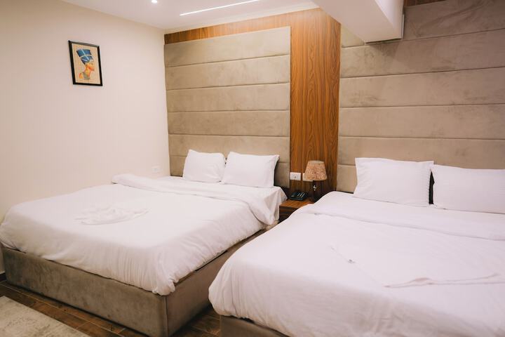 Room 20 of 77
