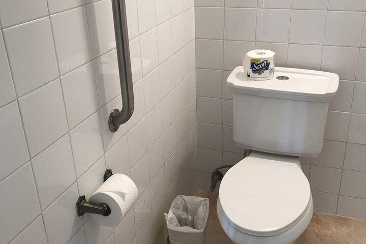 Room 11 of 25