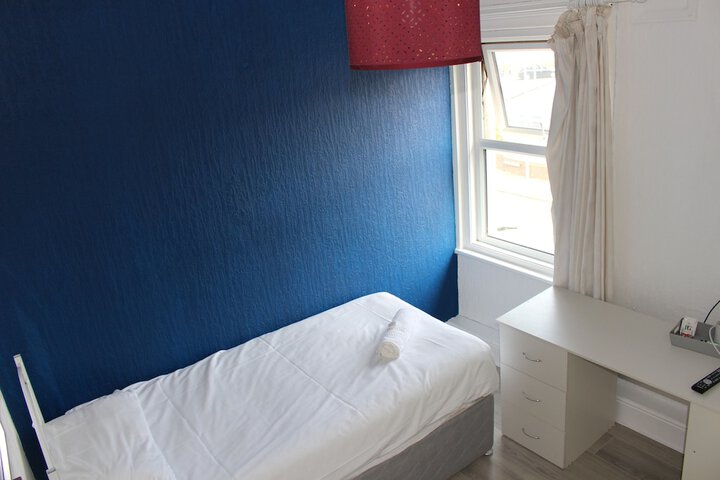 Room 57 of 106