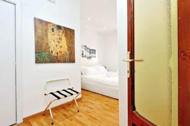 Room 17 of 34