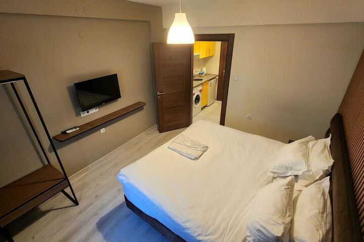 Room 14 of 33