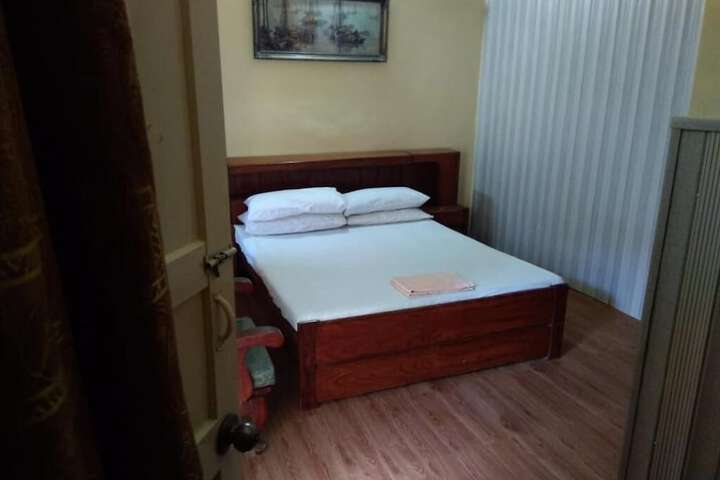 Room 8 of 23
