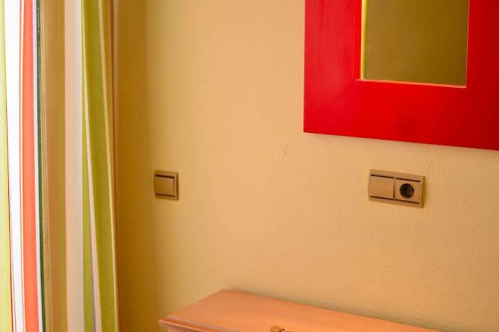 Room 12 of 41